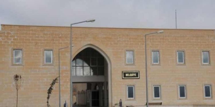 Hasankeyf Belediyesi Başkanvekili ‘aile şirketi’ suçlamasıyla AKP’den istifa etti