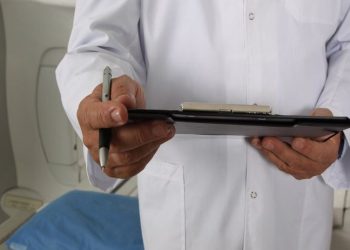 Hastadan doktoruna: Böbreğimi satmak istiyorum, borcum çok; isteyen olursa bana haber verir misin?