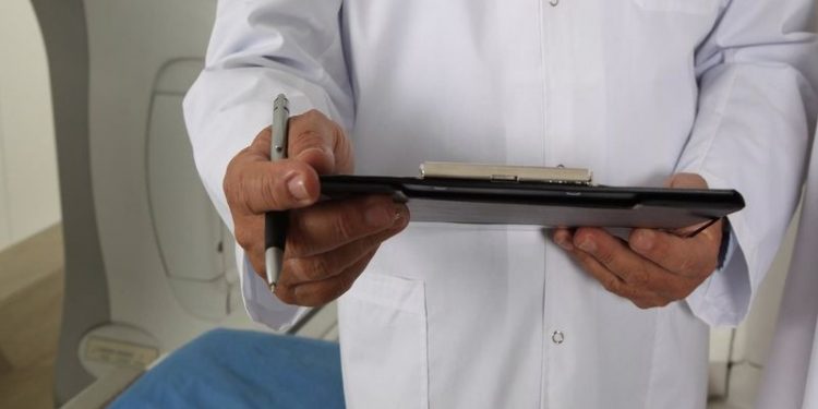 Hastadan doktoruna: Böbreğimi satmak istiyorum, borcum çok; isteyen olursa bana haber verir misin?