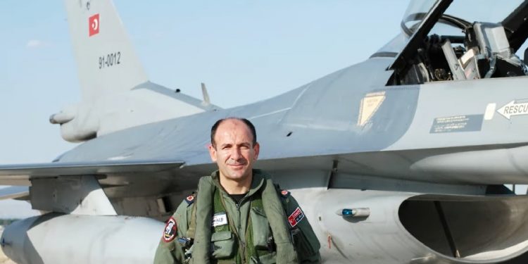 Hava Kuvvetleri Komutanı’nın eşi Leyla Ünal 15 Temmuz’dan önce böyle uyarmış: ‘Büyük bir fırtına kopacak, ağaçlarda yaprak kalmayacak’