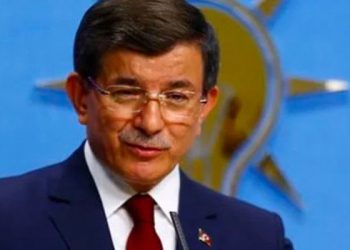 "Her yerde karşıma çıkarıyorlar" diyen Davutoğlu'ndan özeleştiri: AK Parti’den ayrılırken yaptığım konuşmayı yapmazdım, hata yaptım