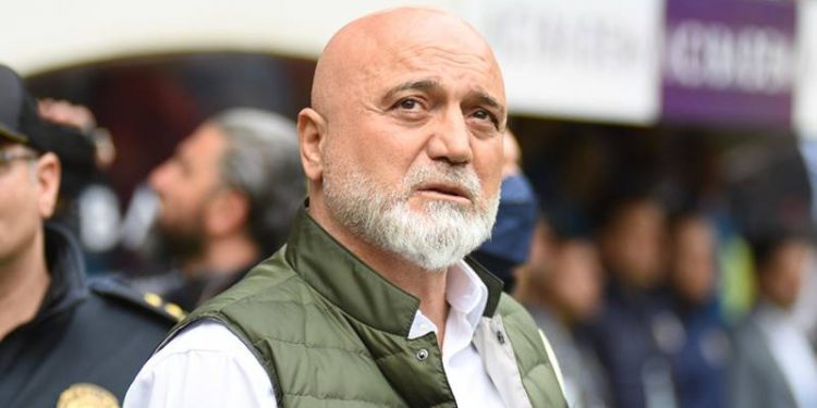 Hikmet Karaman'a sosyal medyadan küfür edip "sus kel" demişti; 2 yıla kadar hapis istemiyle yargılanıyor