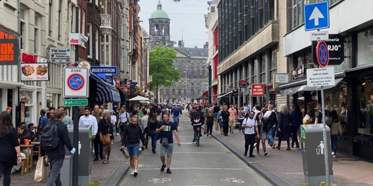 Hollanda'da kalıcı Covid-19 yasası gündemde