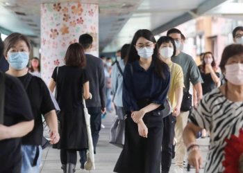 Hong Kong'da günlük Covid-19 vakalarının sayısı 10 bine yaklaştı