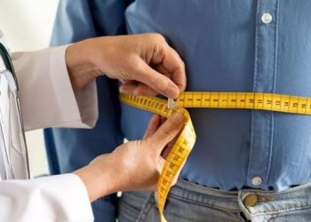 İç hastalıkları uzmanından obezite salgını uyarısı: Fazla kalori ömrünüzü kısaltıyor
