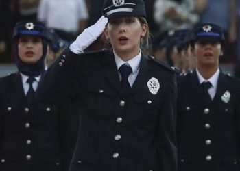 İçişleri Bakanlığı'ndan kadın polise makyaj ve saç rengi genelgesi: Abartıya kaçamaz