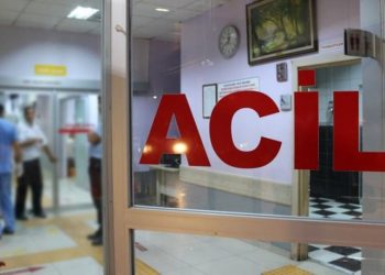 İki çocuk annesi kadın İzmir'de eşi tarafından güpegündüz öldürüldü
