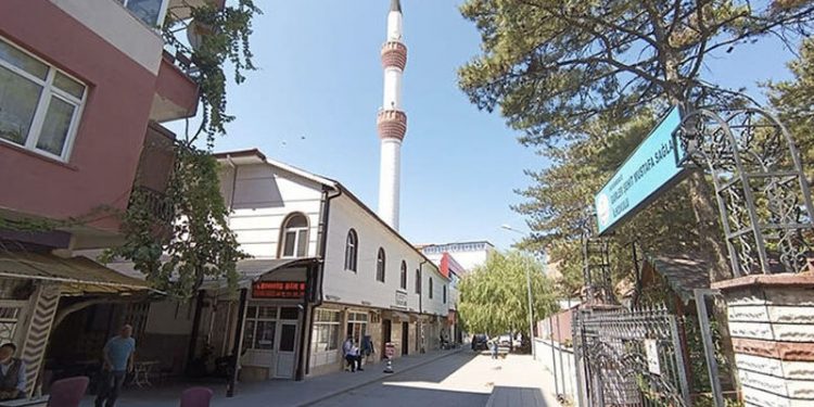 İmam ve müezzine 'zimmet' soruşturması