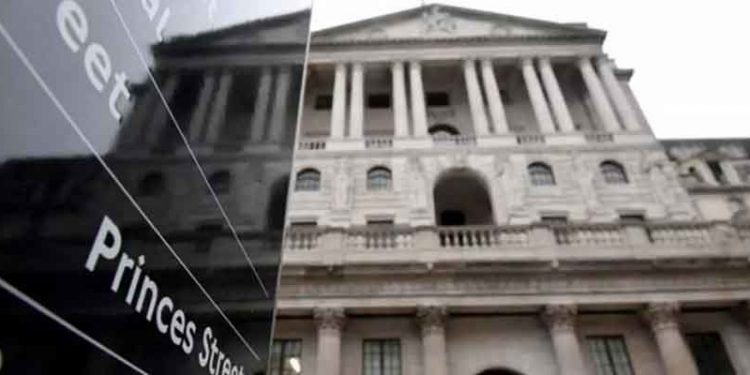 İngiltere Merkez Bankası'ndan 27 yılın en yüksek faiz artışı