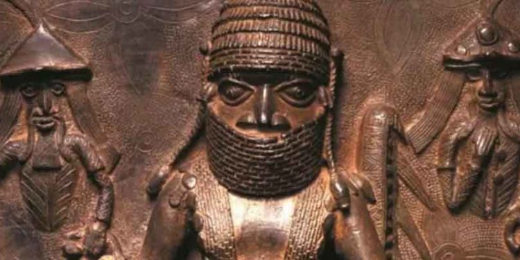 İngiltere'de Horniman Müzesi, 19. yüzyılda yağmalanan 72 tarihi eseri Nijerya'ya iade edecek