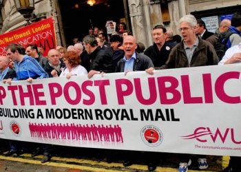 İngiltere'de enflasyon protestosu:  115 bin postane çalışanı iş bıraktı