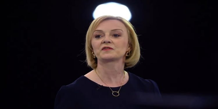 İngiltere'de muhafazakar başbakan adayı Truss'a 'Fransa'ya hakaret' suçlaması