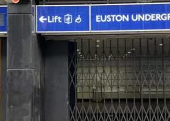 İngiltere'de toplu taşıma sektöründe on binlerce işçi grevde: 'Ücretlerimiz en az enflasyon oranında artmalı'