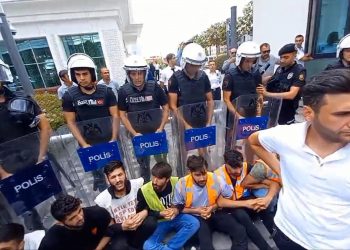 İnşaat işçileri ve gazeteci Zeynep Kuray darp edilerek gözaltına alındı