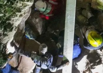 Irak’ta ziyaretçilerle dolu türbe çöktü, enkaz altındakilere ulaşmaya çalışılıyor