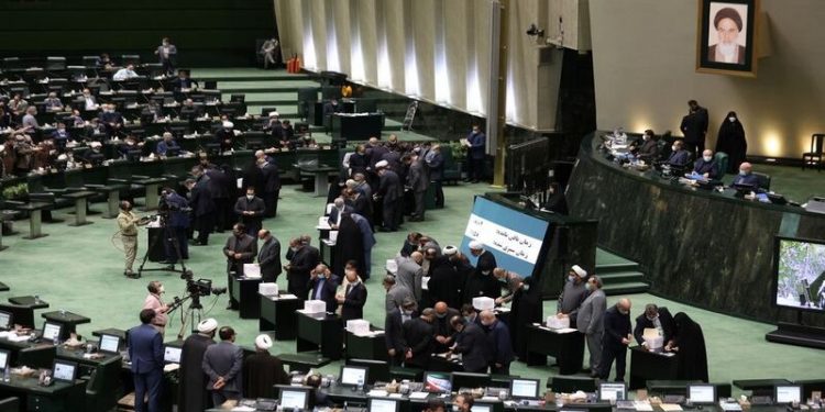 İran: Nükleer müzakereler sona erdi, anlaşma süreci devam ediyor