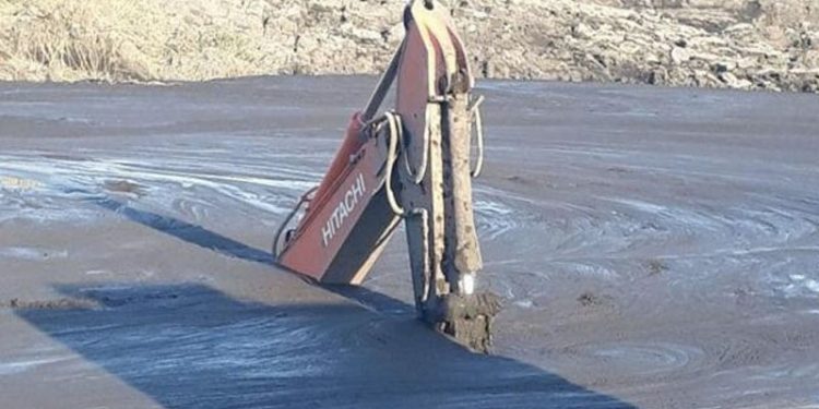 İş makinasıyla şlam altında kalan işçinin cansız bedenine ulaşıldı