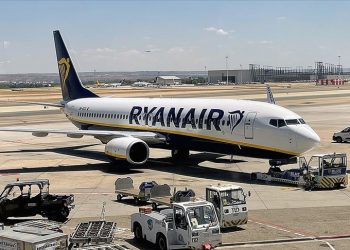 İspanya'da Ryanair hava yolu şirketi çalışanları greve başladı