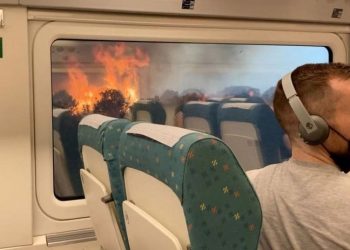 İspanya'da orman yangın alanından geçen trendeki 20 kişi yaralandı