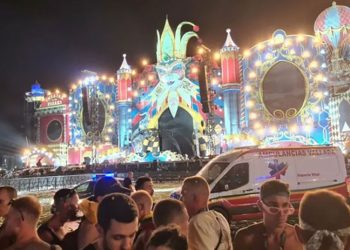 İspanya’daki festivalde sahne çöktü: Bir ölü, üçü ağır 40 yaralı