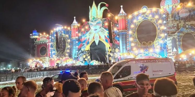 İspanya’daki festivalde sahne çöktü: Bir ölü, üçü ağır 40 yaralı