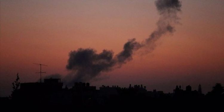 İsrail, Suriye'ye hava saldırısı düzenledi: 3 ölü, 3 yaralı