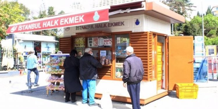 İstanbullular, belediyeden halk ekmek otomatı istedi