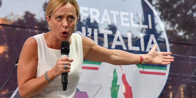 İtalya'da aşırı sağcı lider Meloni, düzensiz göçü önlemek için denizden abluka önerdi