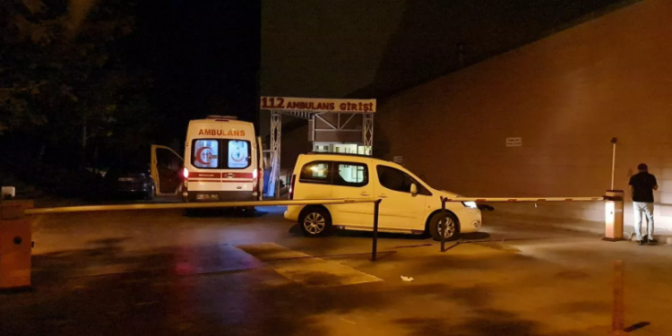 İzmir'de bir erkek tartıştığı eşini av tüfeğiyle vurdu