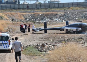 İzmir’de helikopter kalkış anında düştü: 2 yaralı