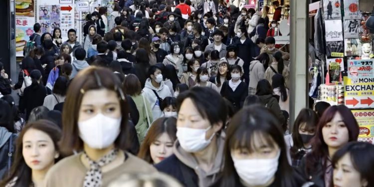 Japonya'da Covid vakalarında rekor artış: Başbakan da virüse yakalandı