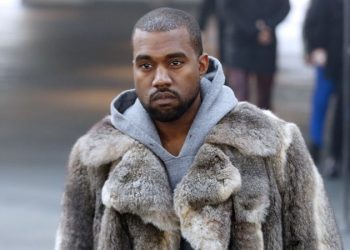 Kanye West'in yeni giyim koleksiyonu çöp poşetlerinde sergileniyor