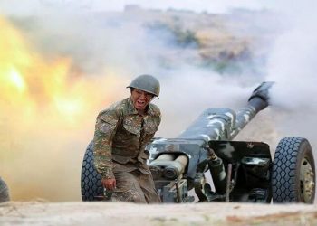 Karabağ'da çatışma: Azerbaycan ve Ermenistan askerleri hayatını kaybetti