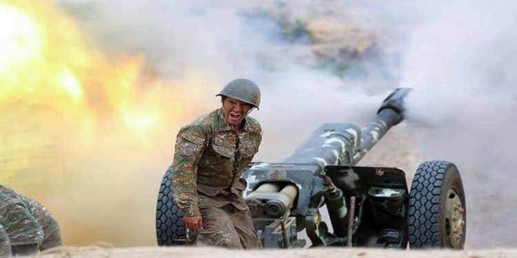 Karabağ'da çatışma: Azerbaycan ve Ermenistan askerleri hayatını kaybetti