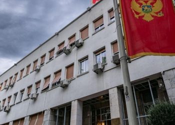 Karadağ'da 11 kişinin öldüğü silahlı saldırı nedeniyle 3 günlük yas ilan edildi