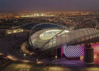 Katar ücretlerinin ödenmemesini protesto eden göçmen işçileri sınır dışı etti