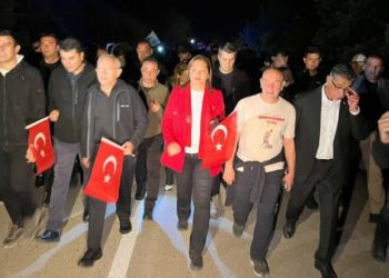 Kılıçdaroğlu Kocatepe yürüyüşüne başladı