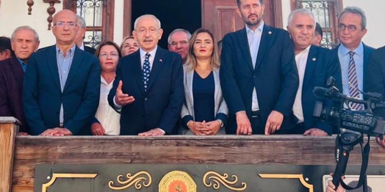 Kılıçdaroğlu'ndan 'Neden cumhurbaşkanı adayınızı göstermiyorsunuz?' sorusuna yanıt