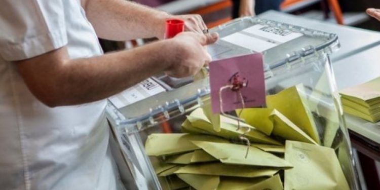 Kılıçdaroğlu'nun 'seçmen listeleri' ifadelerine CHP'den açıklama: '1899 doğumlu Elif Hanım, ilk kez oy kullanacaklar listesine girmiş'