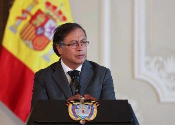 Kolombiya'nın solcu lideri Petro'dan tüm silahlı gruplara ateşkes teklifi