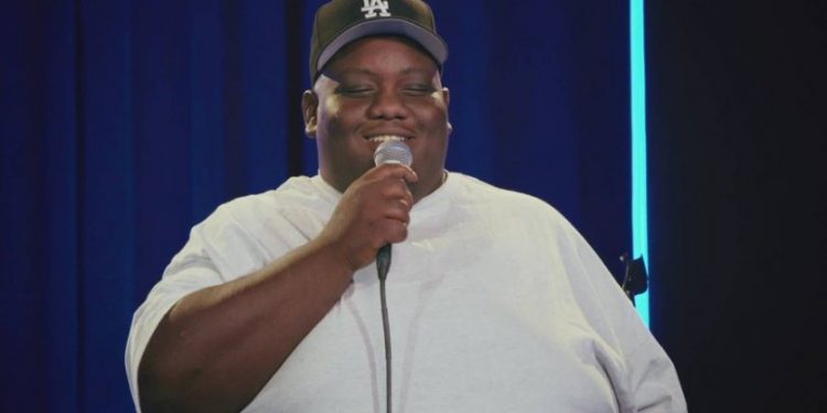 Komedyen Teddy Ray rezidansın havuzunda ölü bulundu