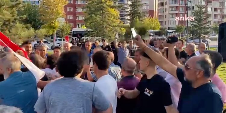 Konya’da Saadet Partililere zabıta biber gazı sıktı