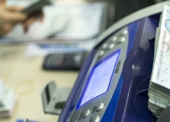 Kredi isteyenlere “Döviz, altın almayacağım” belgesi imzalatan bankalar, artık üç aylık imzalı kaşeli maaş bordrosu da istiyor