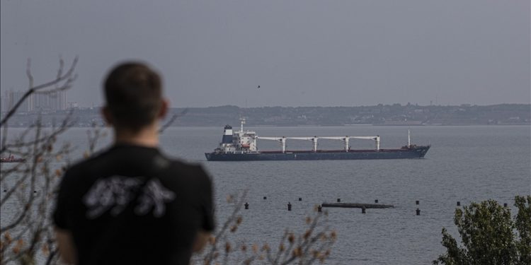 Kremlin: Odessa Limanı'ndan tahıl yüklü ilk geminin ayrılması çok olumlu