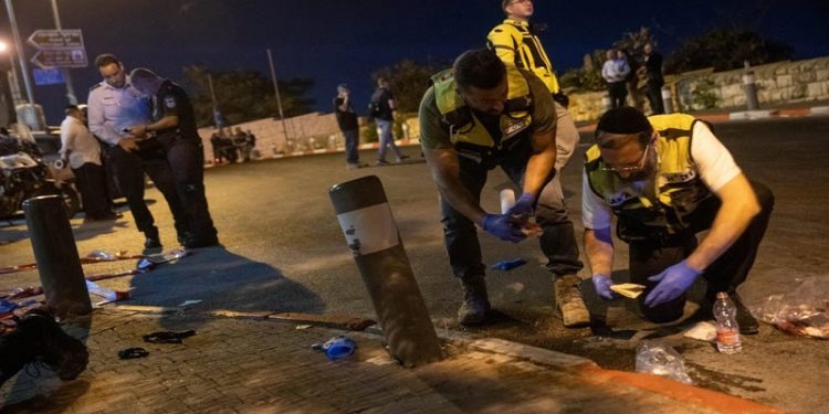 Kudüs'te otobüse saldırı: 8 kişi yaralandı