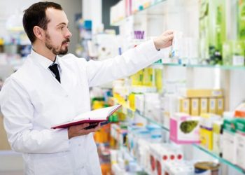 Kur artışı ilaç sektörünü vurdu; İthal ilaçlar raflara konulamıyor