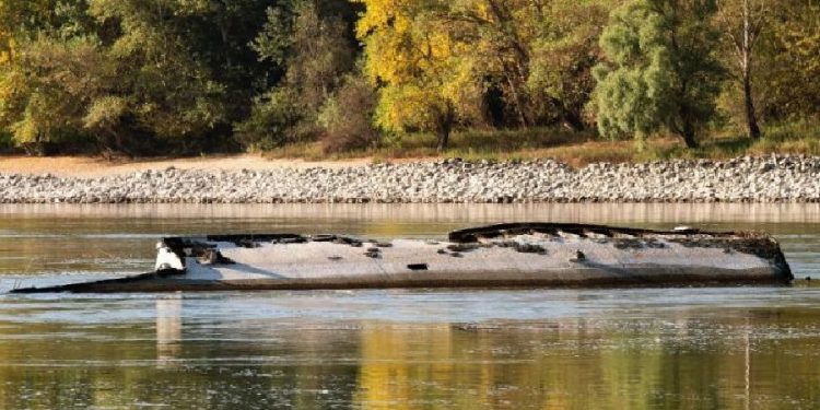 Kuraklık sonucu Tuna Nehri’nde 2. Dünya Savaşı’nda batan gemi ortaya çıktı