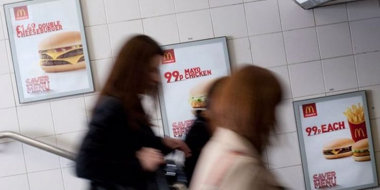 Londra'da sağlıksız gıda reklamlarını yasaklamanın işe yaradığı iddia ediliyor