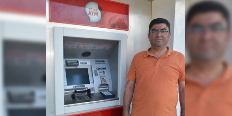 MHP'li belediye başkanı, ATM yanında poz verdi, Erdoğan ve Bahçeli'ye teşekkür etti