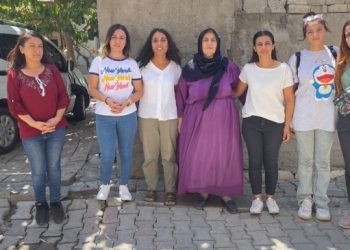 MKM sanatçılarından Nudem Durak’ın ailesine ziyaret